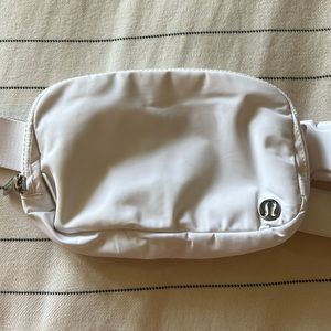 Lululemon belt bag white